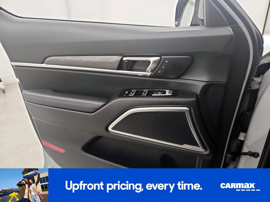 used 2024 Kia Telluride car, priced at $42,998