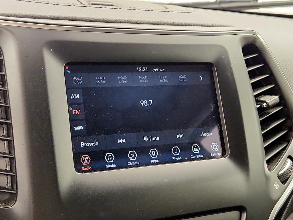 used 2020 Jeep Cherokee car, priced at $18,998