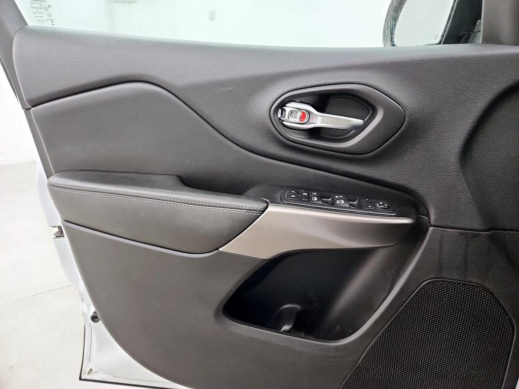 used 2020 Jeep Cherokee car, priced at $18,998