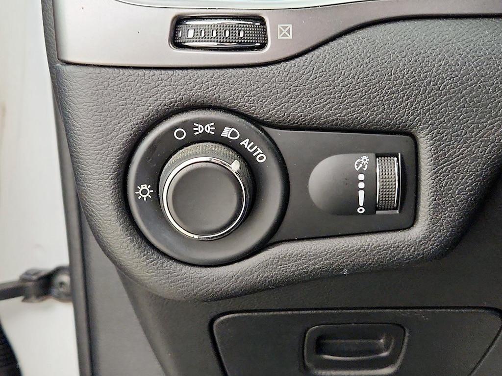 used 2020 Jeep Cherokee car, priced at $18,998