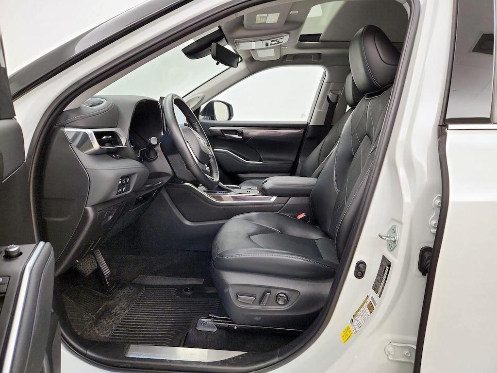 used 2023 Toyota Highlander car, priced at $42,998