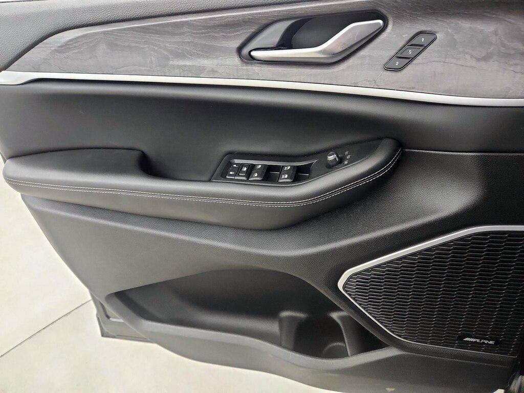 used 2023 Jeep Grand Cherokee car, priced at $32,998