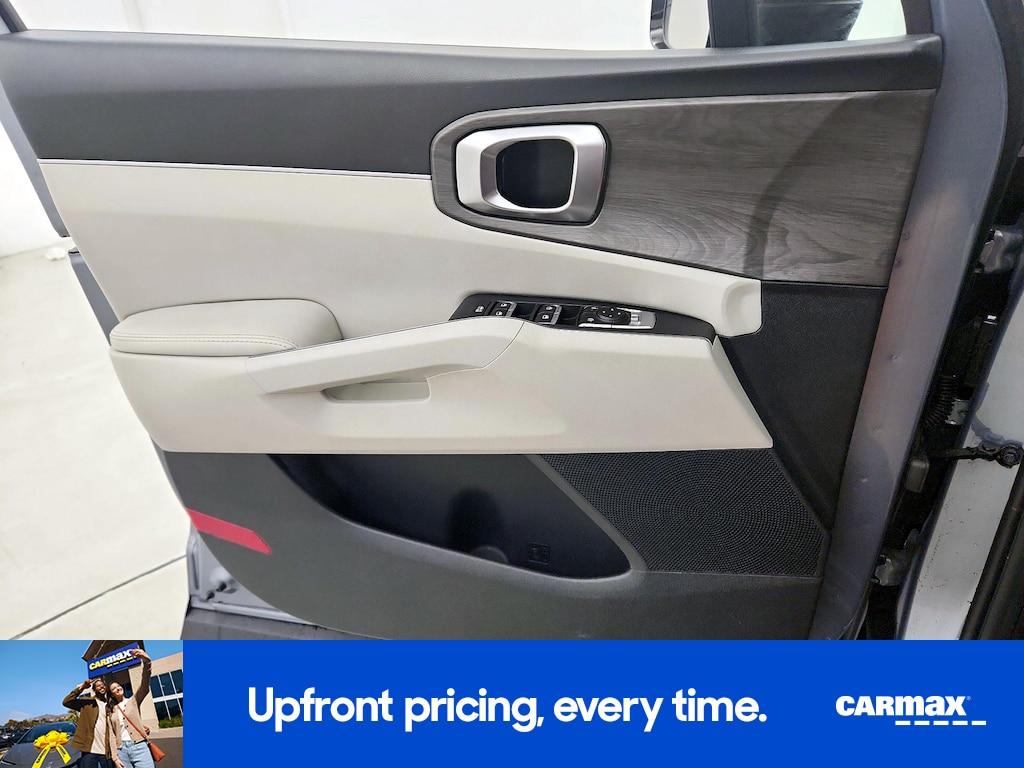 used 2025 Kia Sorento car, priced at $36,998