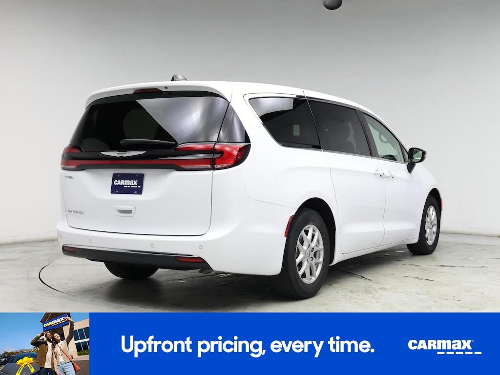 used 2024 Chrysler Pacifica car, priced at $28,998