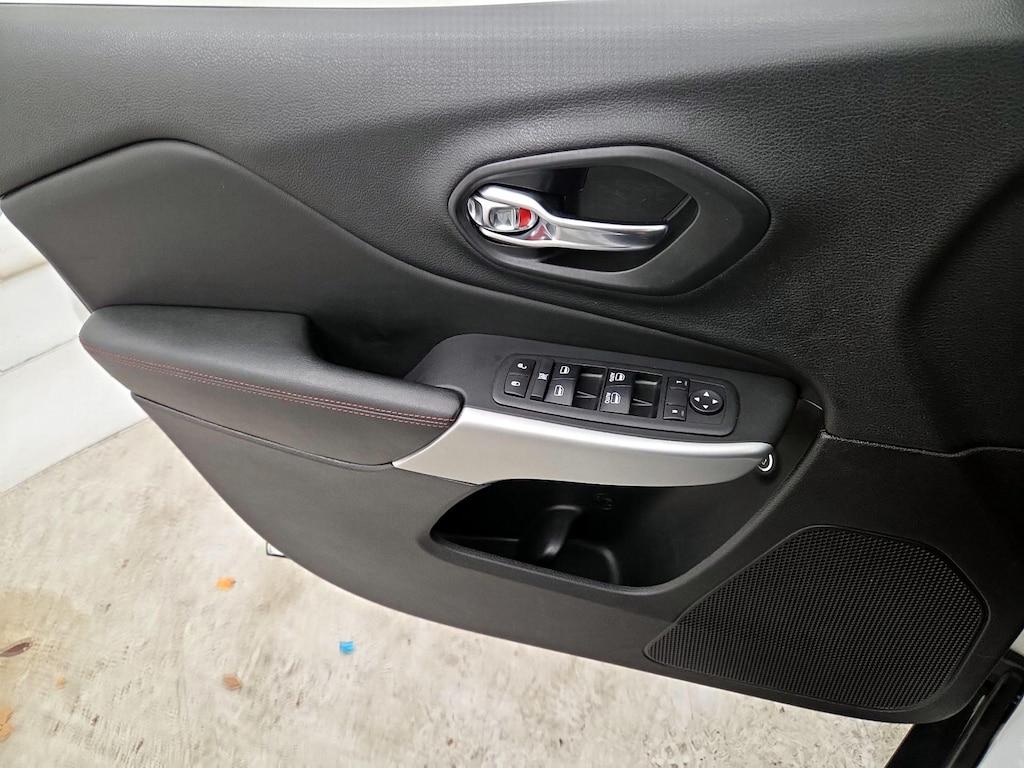 used 2018 Jeep Cherokee car, priced at $14,998