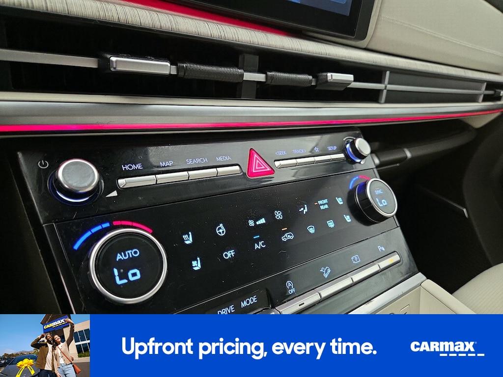 used 2025 Hyundai Santa Fe car, priced at $38,998
