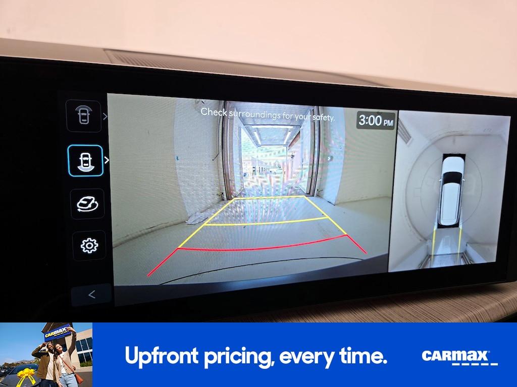 used 2025 Hyundai Santa Fe car, priced at $38,998