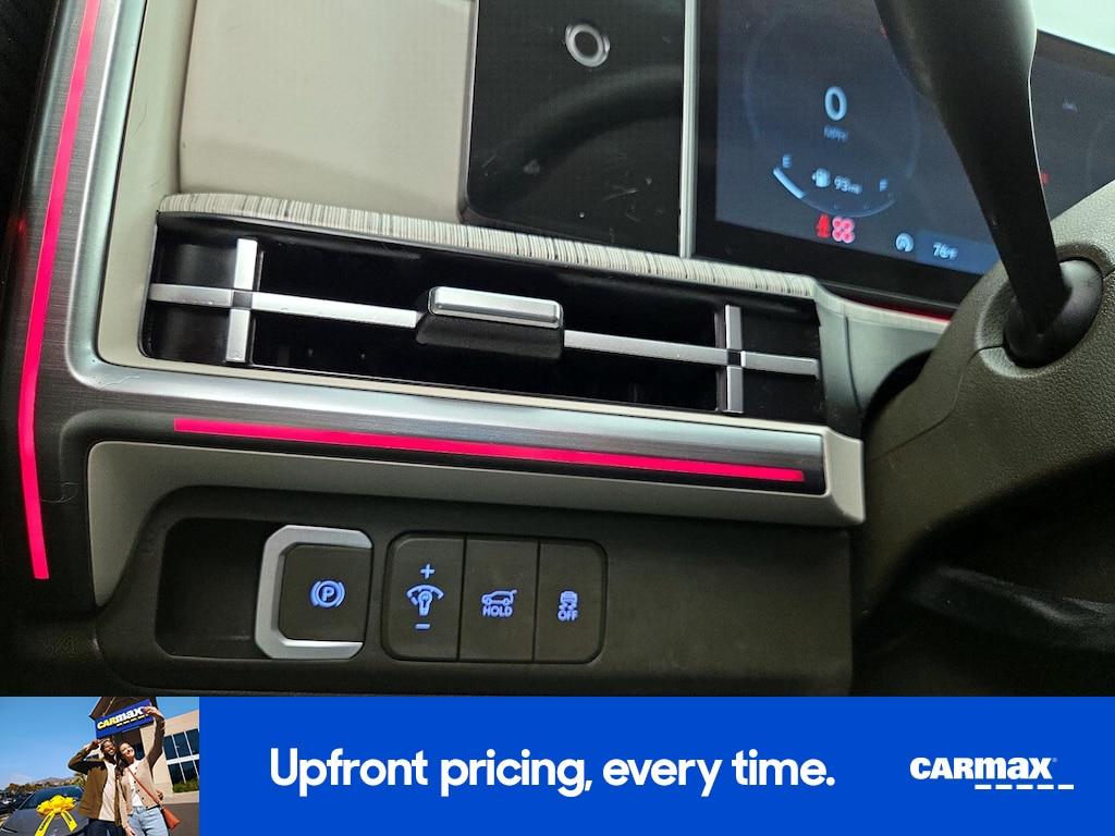 used 2025 Hyundai Santa Fe car, priced at $38,998