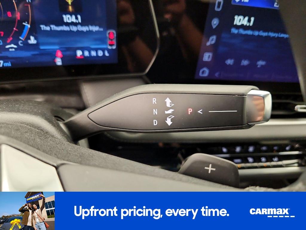 used 2025 Chevrolet Equinox car, priced at $27,998