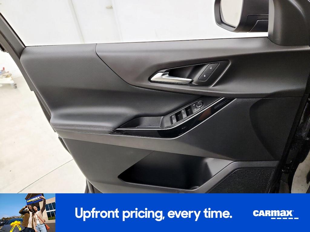 used 2025 Chevrolet Equinox car, priced at $27,998
