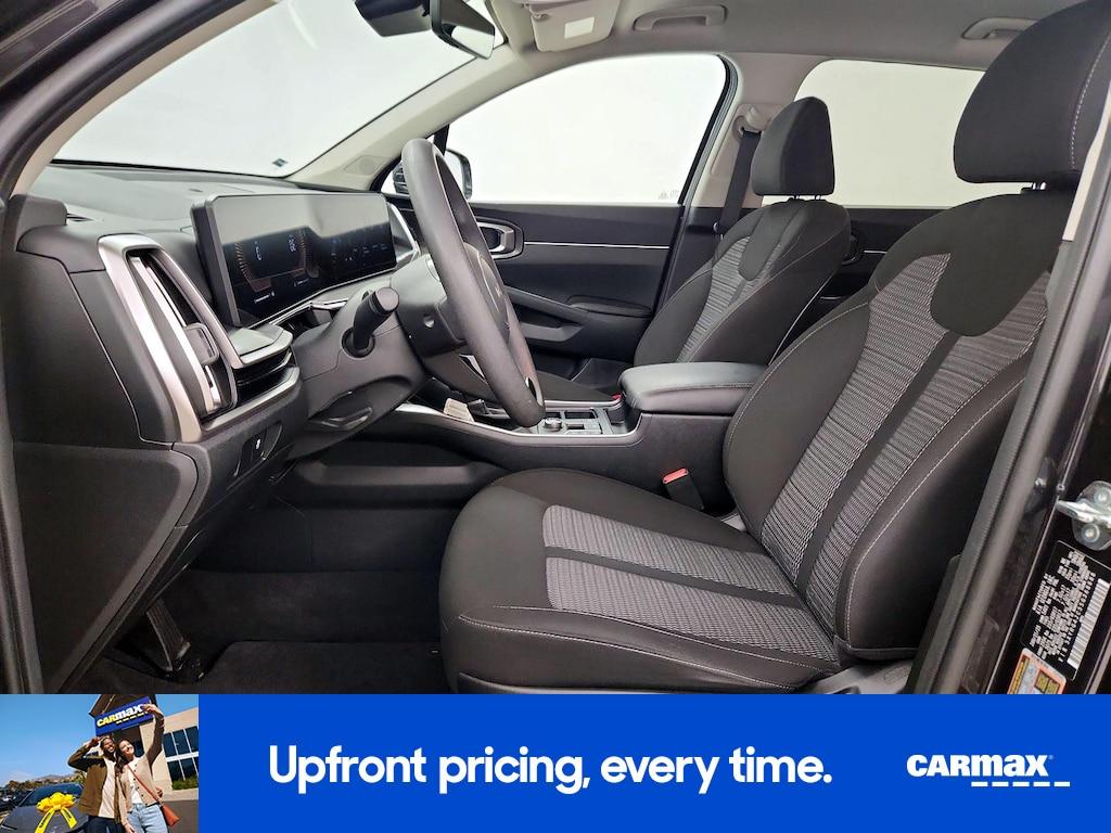 used 2025 Kia Sorento car, priced at $28,998