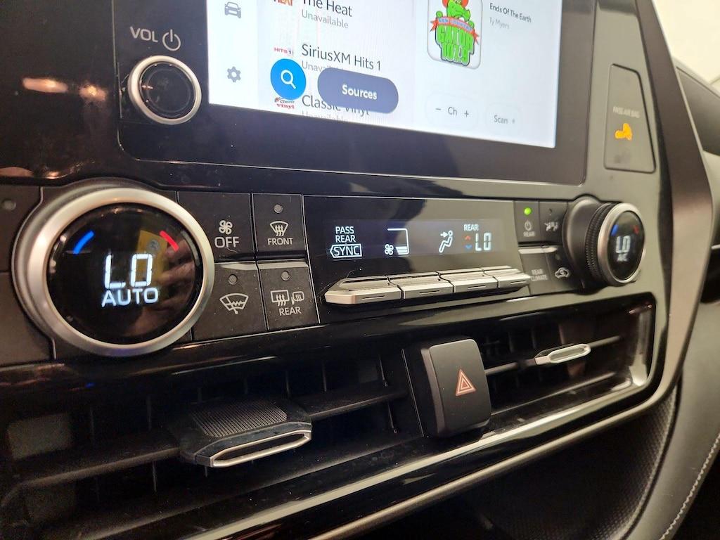 used 2023 Toyota Highlander car, priced at $37,998