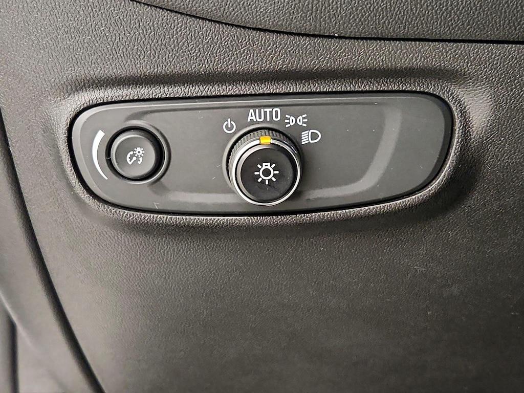 used 2023 Chevrolet Equinox car, priced at $20,998