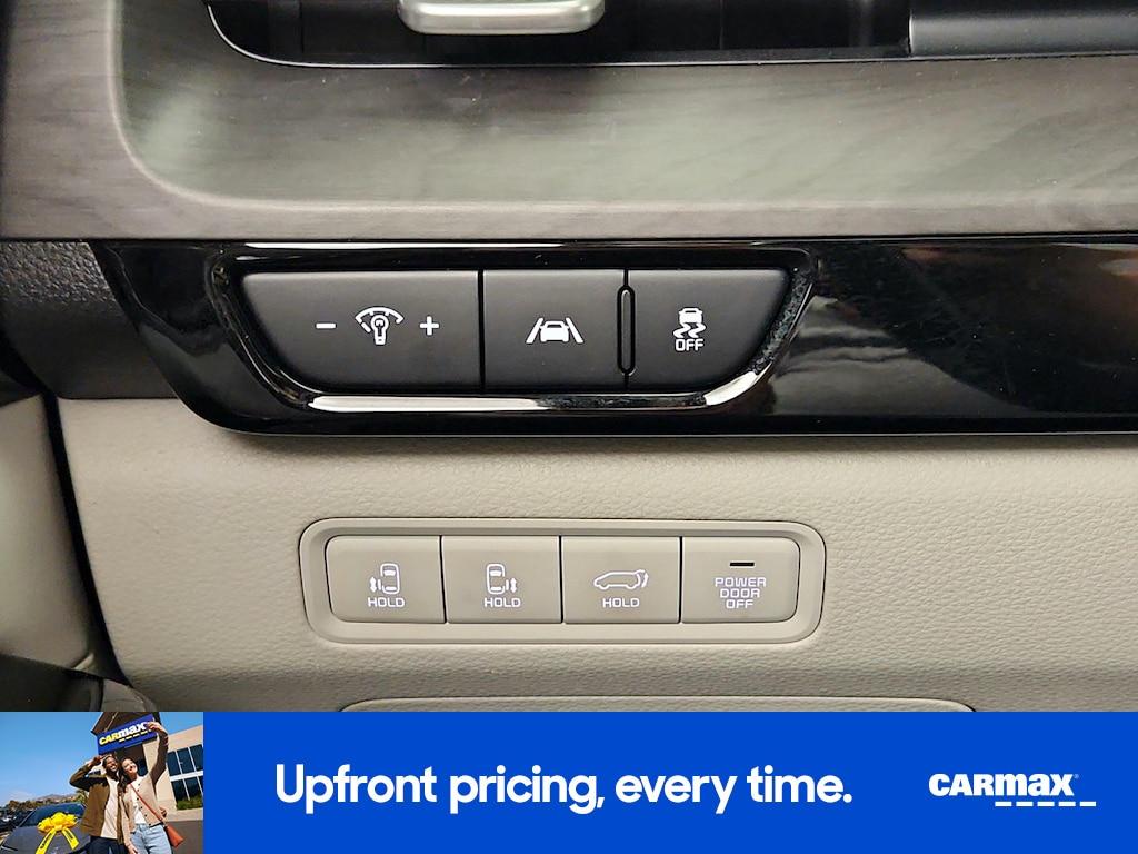 used 2022 Kia Carnival car, priced at $36,998