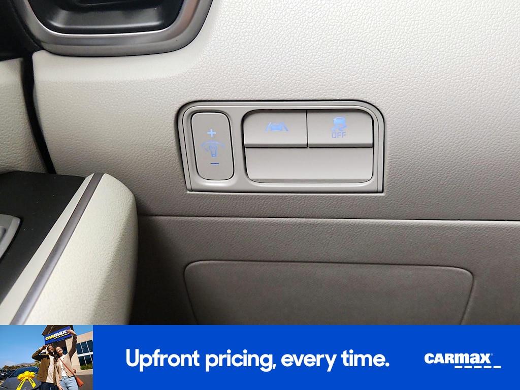 used 2023 Kia Sorento car, priced at $26,998