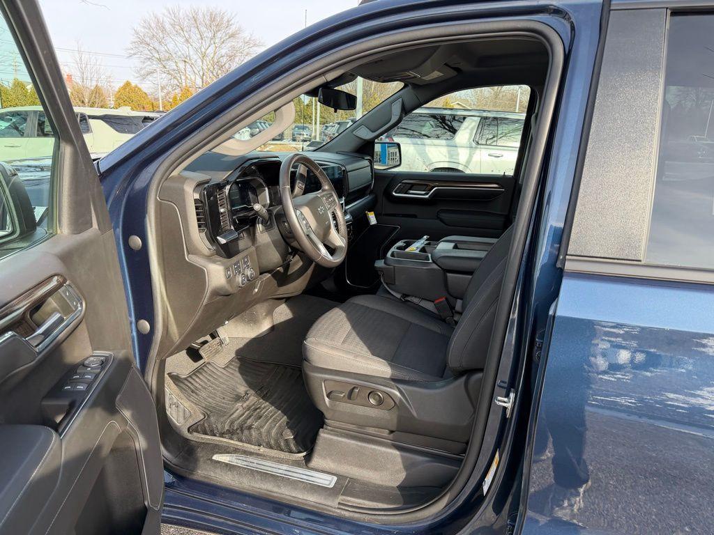 used 2022 Chevrolet Silverado 1500 car, priced at $32,977