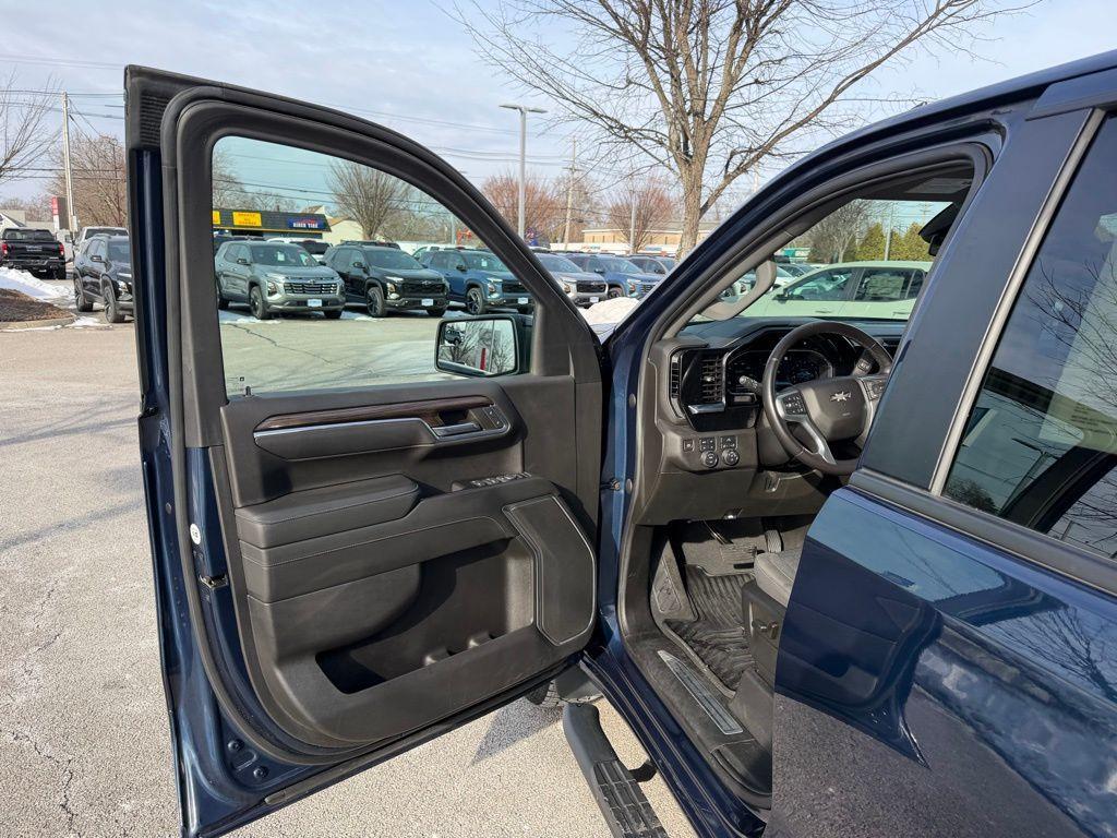 used 2022 Chevrolet Silverado 1500 car, priced at $32,977