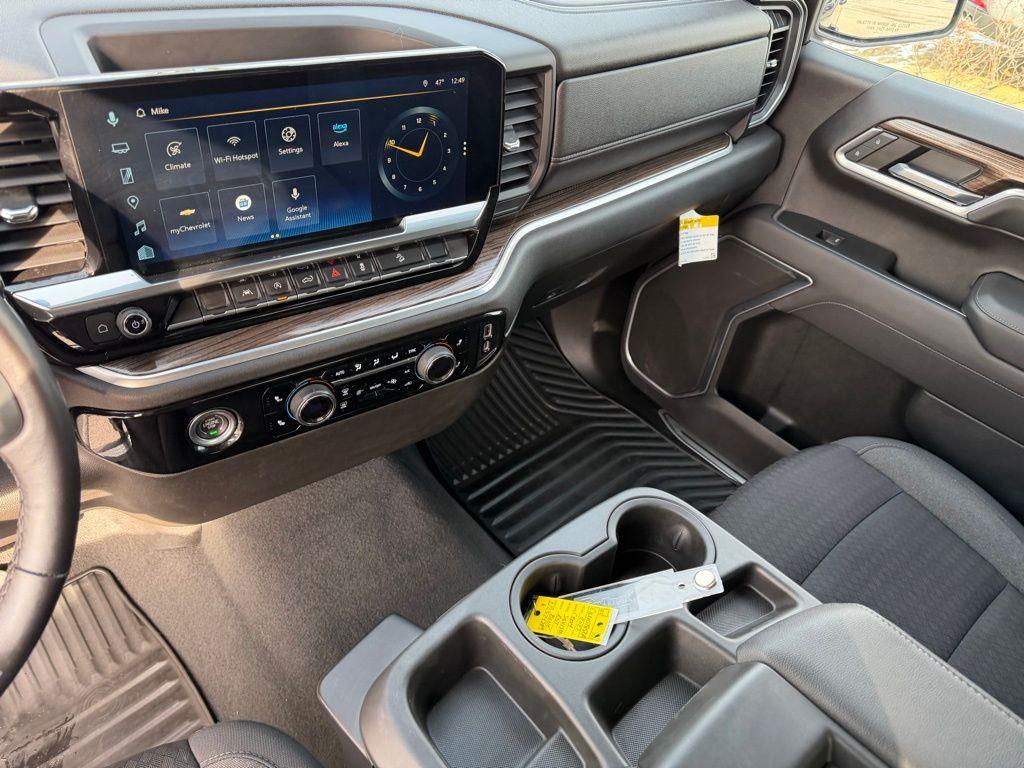used 2022 Chevrolet Silverado 1500 car, priced at $32,977