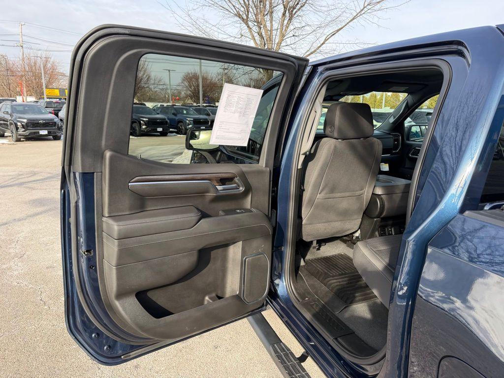 used 2022 Chevrolet Silverado 1500 car, priced at $32,977