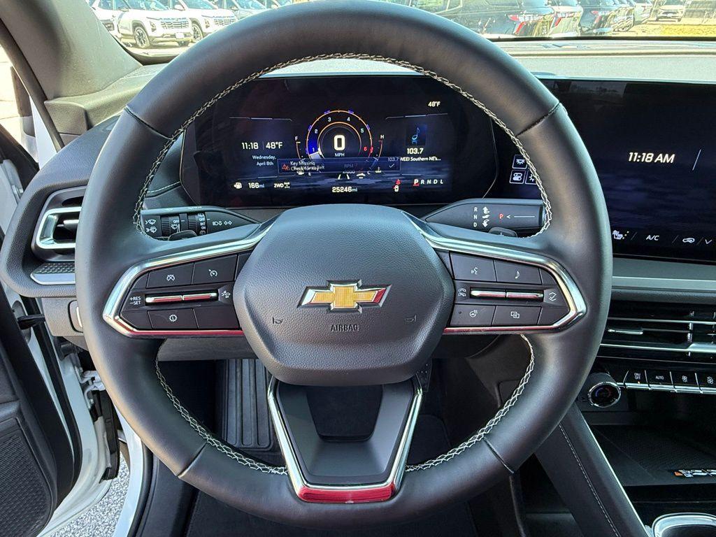 used 2025 Chevrolet Traverse car, priced at $38,977