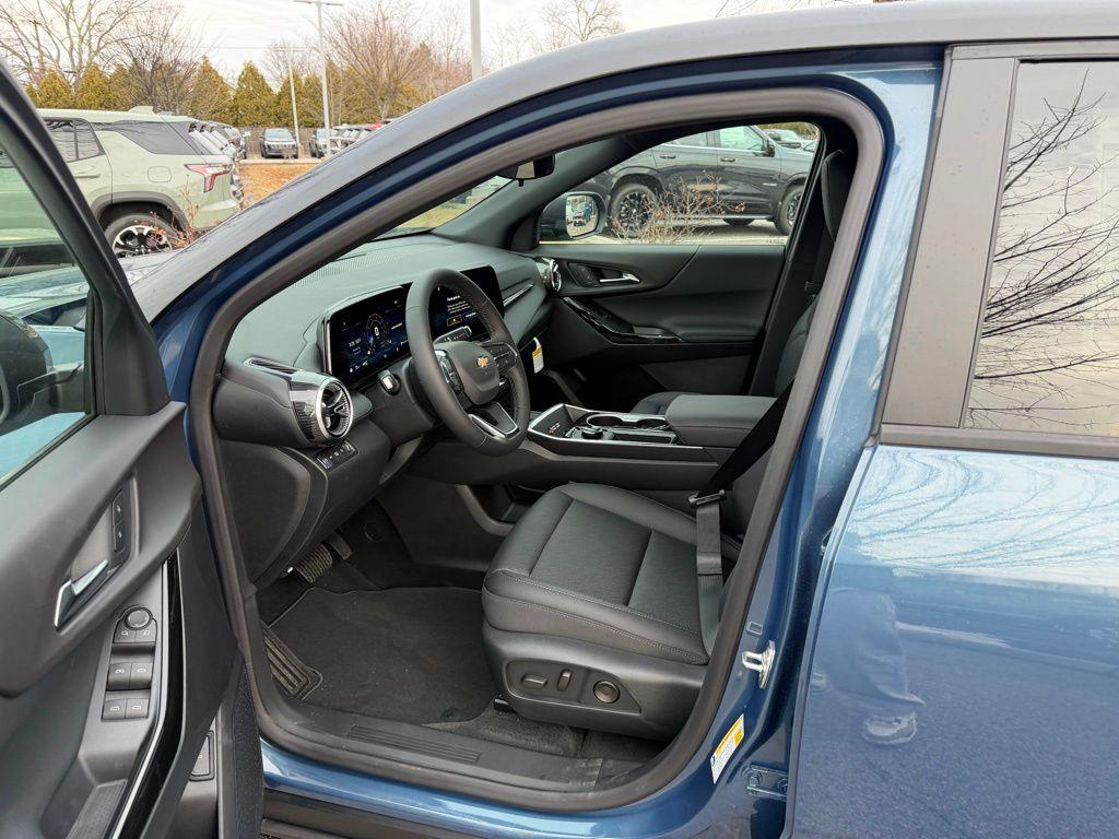 new 2026 Chevrolet Equinox car, priced at $36,290