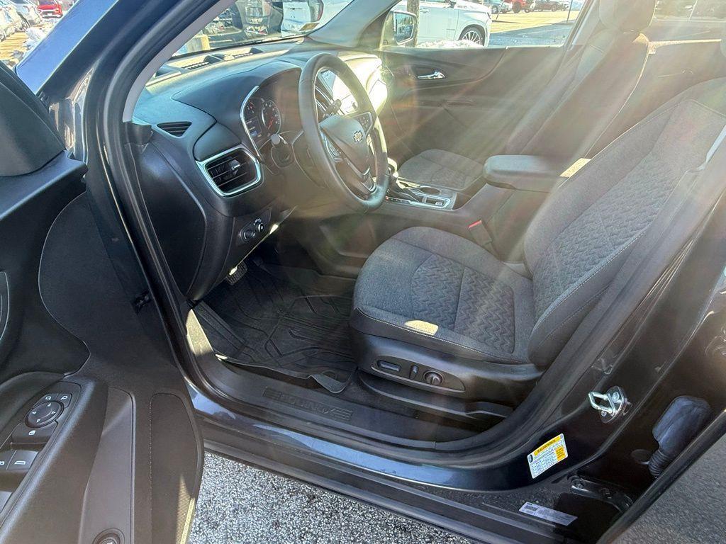 used 2023 Chevrolet Equinox car, priced at $21,977