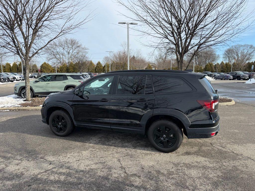 used 2022 Honda Pilot car, priced at $27,477