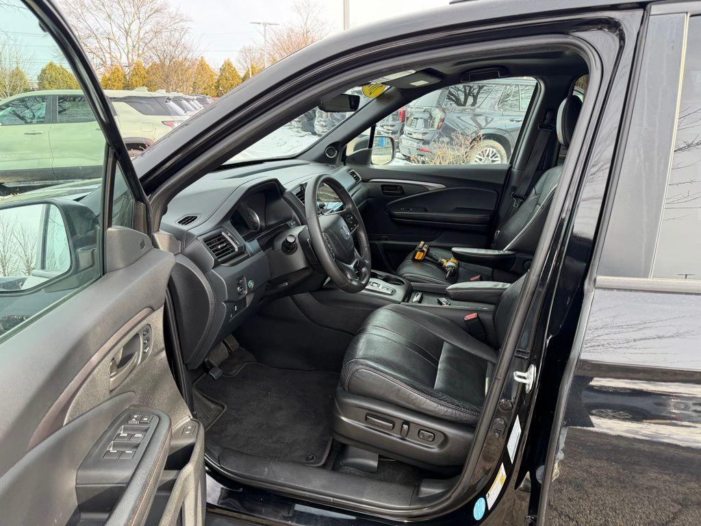 used 2022 Honda Pilot car, priced at $27,477