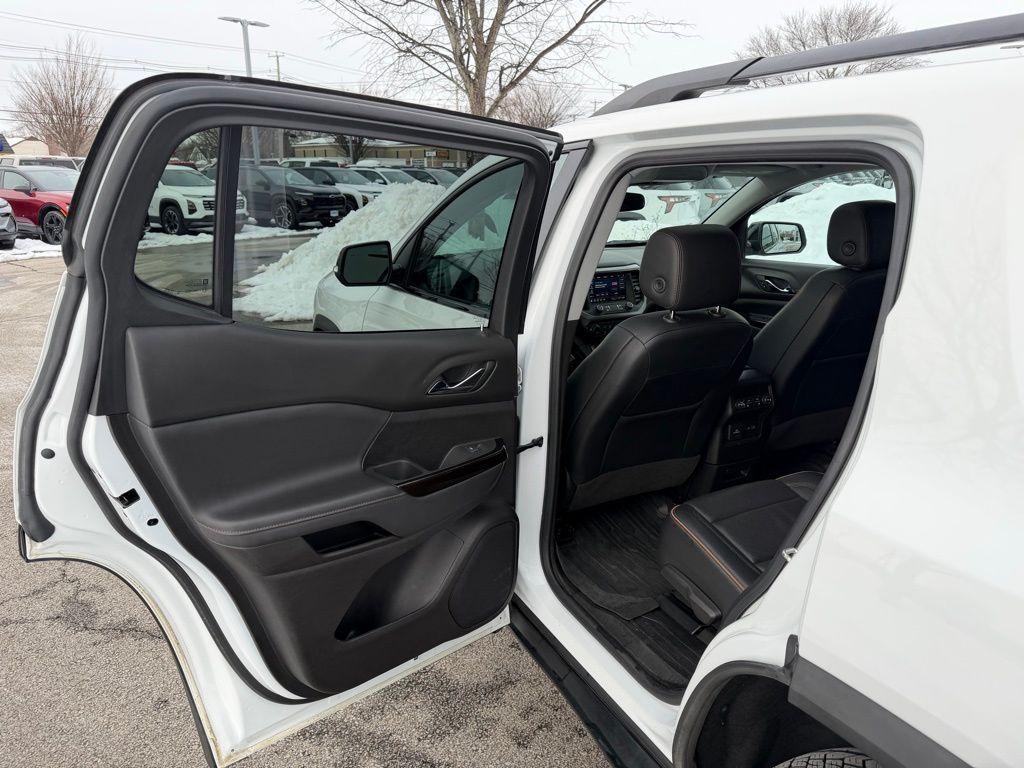 used 2023 GMC Acadia car, priced at $27,977