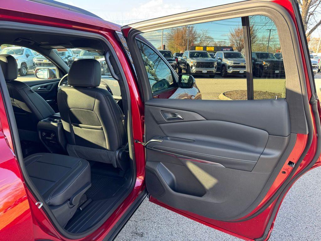 new 2026 Chevrolet Traverse car, priced at $48,235