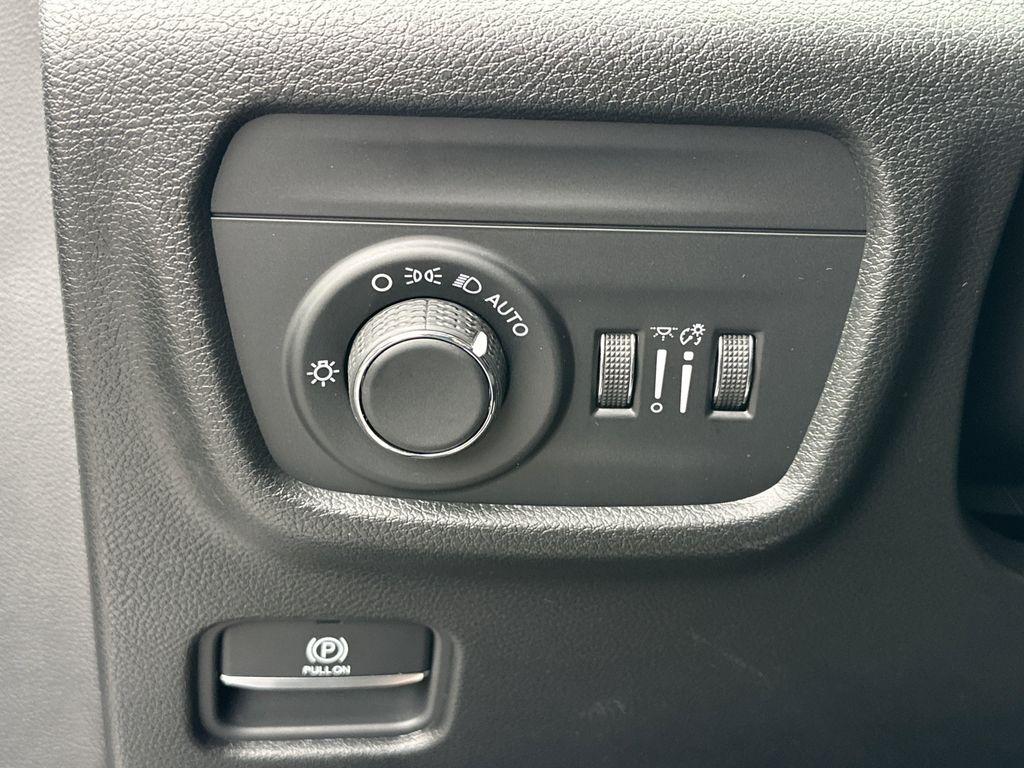 new 2026 Jeep Grand Cherokee L car, priced at $41,880