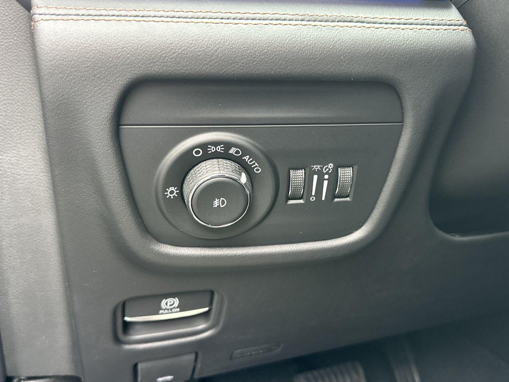 new 2027 Jeep Grand Cherokee L car, priced at $64,078