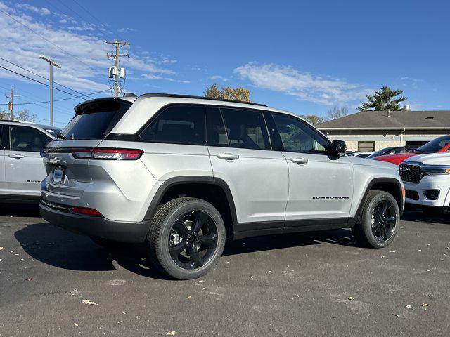 new 2025 Jeep Grand Cherokee car, priced at $39,938