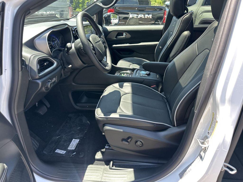 new 2027 Chrysler Pacifica car, priced at $49,972