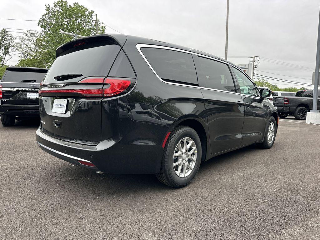 new 2027 Chrysler Pacifica car, priced at $48,257