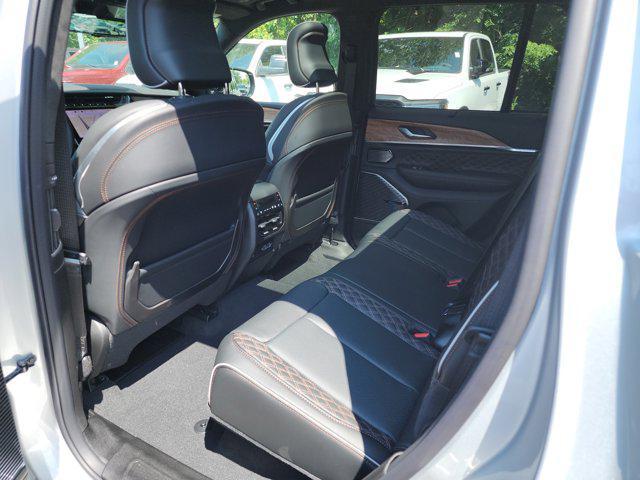 new 2025 Jeep Grand Cherokee car, priced at $65,569