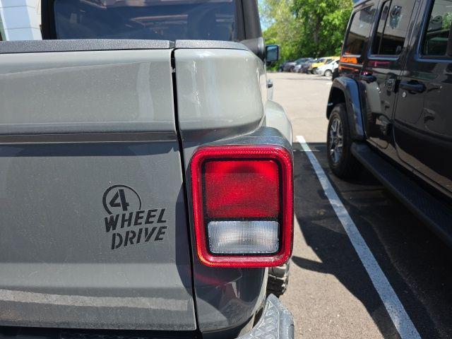 used 2022 Jeep Gladiator car, priced at $29,998