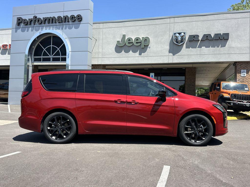 new 2027 Chrysler Pacifica car, priced at $52,840