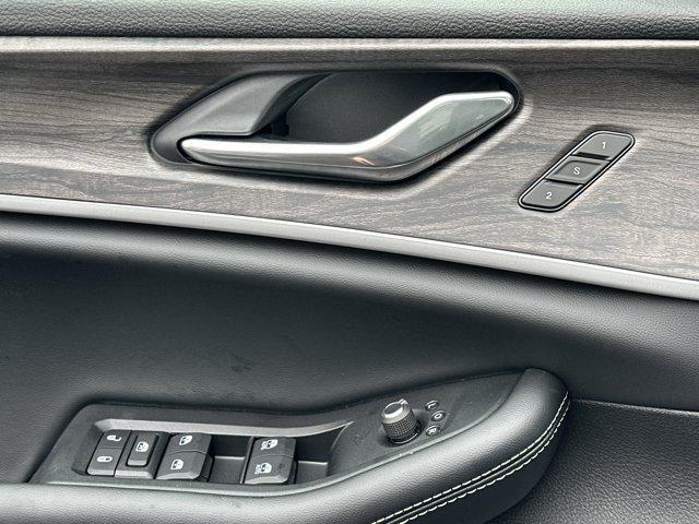 new 2026 Jeep Grand Cherokee car, priced at $40,932