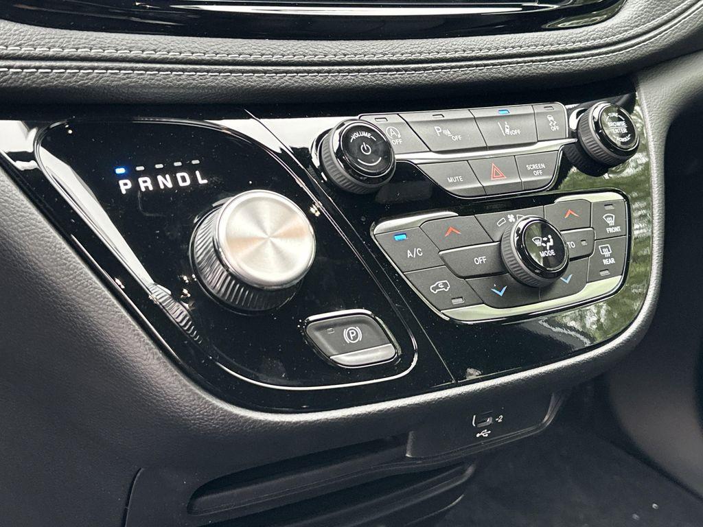 new 2027 Chrysler Pacifica car, priced at $47,033