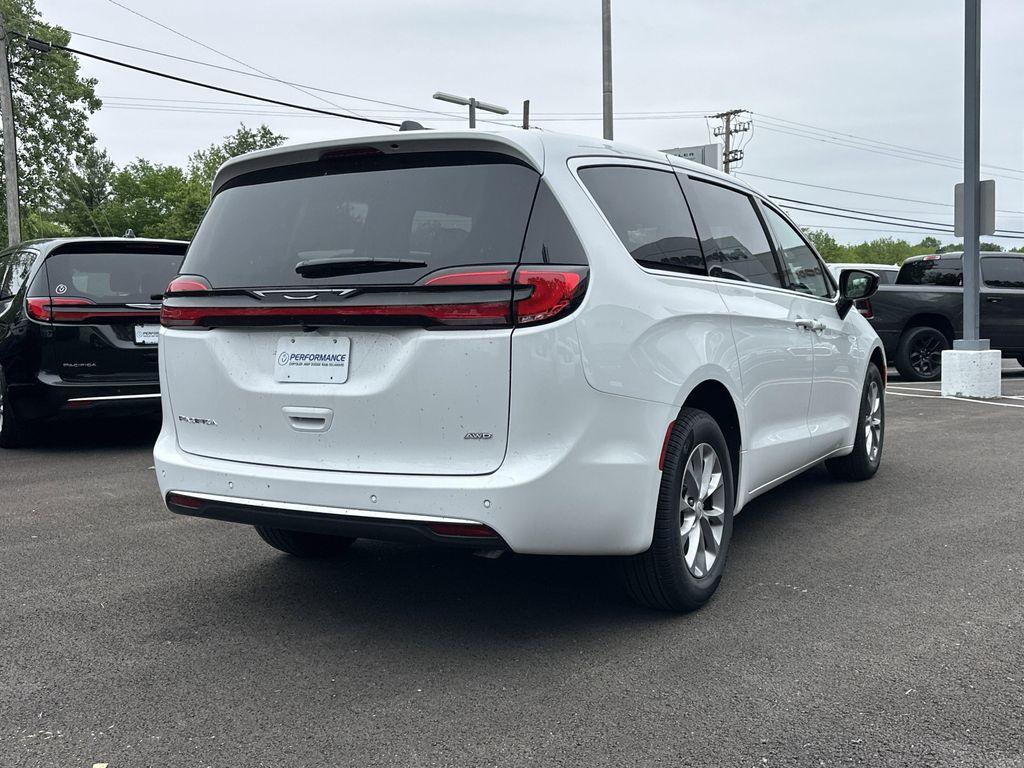 new 2027 Chrysler Pacifica car, priced at $47,033