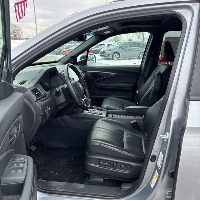 used 2022 Honda Passport car, priced at $28,900