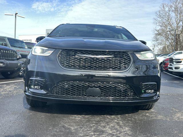 new 2026 Chrysler Pacifica car, priced at $46,536