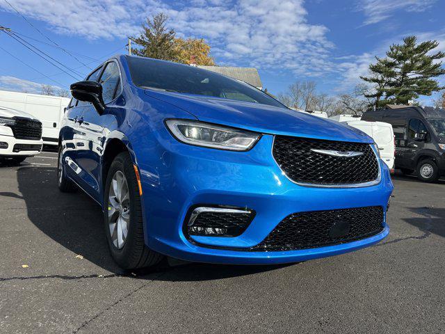 new 2026 Chrysler Pacifica car, priced at $46,084