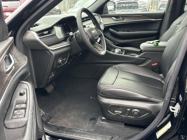 new 2026 Jeep Grand Cherokee car, priced at $40,932