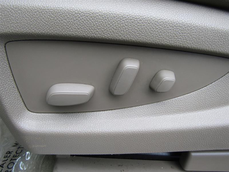 used 2015 Chevrolet Suburban car, priced at $10,900