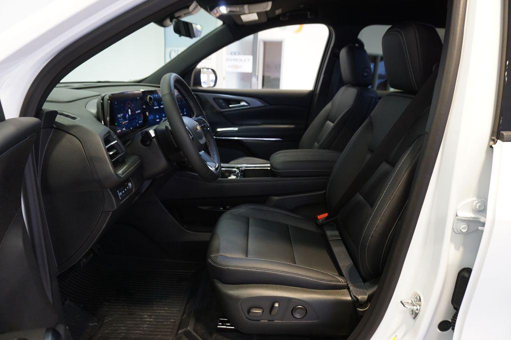 new 2026 Chevrolet Traverse car, priced at $46,324