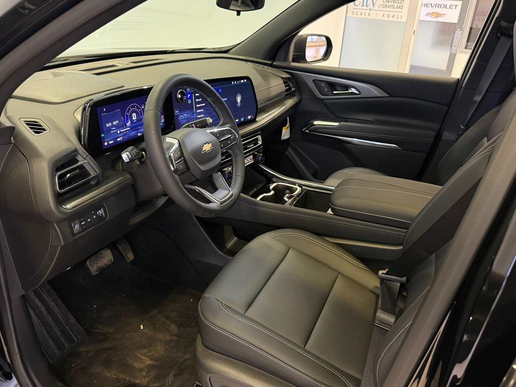 used 2025 Chevrolet Traverse car, priced at $43,999