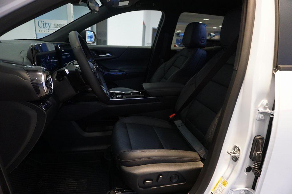 new 2026 Chevrolet Equinox car, priced at $30,435