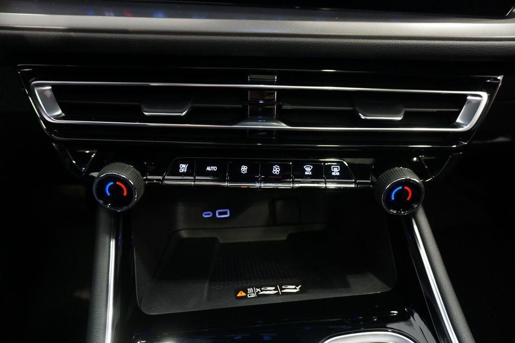 used 2025 Chevrolet Traverse car, priced at $42,999